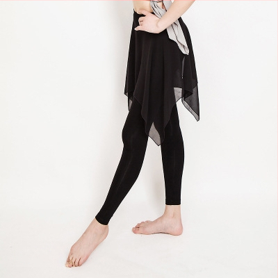 Sieviešu mugurai atvērtu topu modernā deju stilā – modālais audums, vienkrāsains raksts, piemērots latīņu un etniskajām dejām, pieaugušajiem