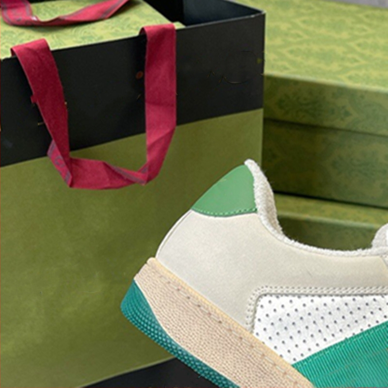 Unisex retro ādas sneakers ar nolietota izskata, augšējā daļa no dabīgās ādas, iekšējā zole no dabīgās ādas, gumijas zole, priekšējā šņorēšana, zemais siluets