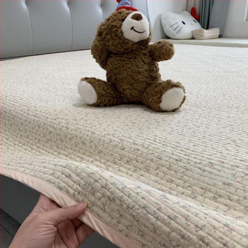 Kokvilnas tatami gultas pārklājuma komplekts, trīs vienības, svītrainas, Twill audums, reaktīvā drukāšana un krāsošana, mīksts pretslīdēšana, biezināts