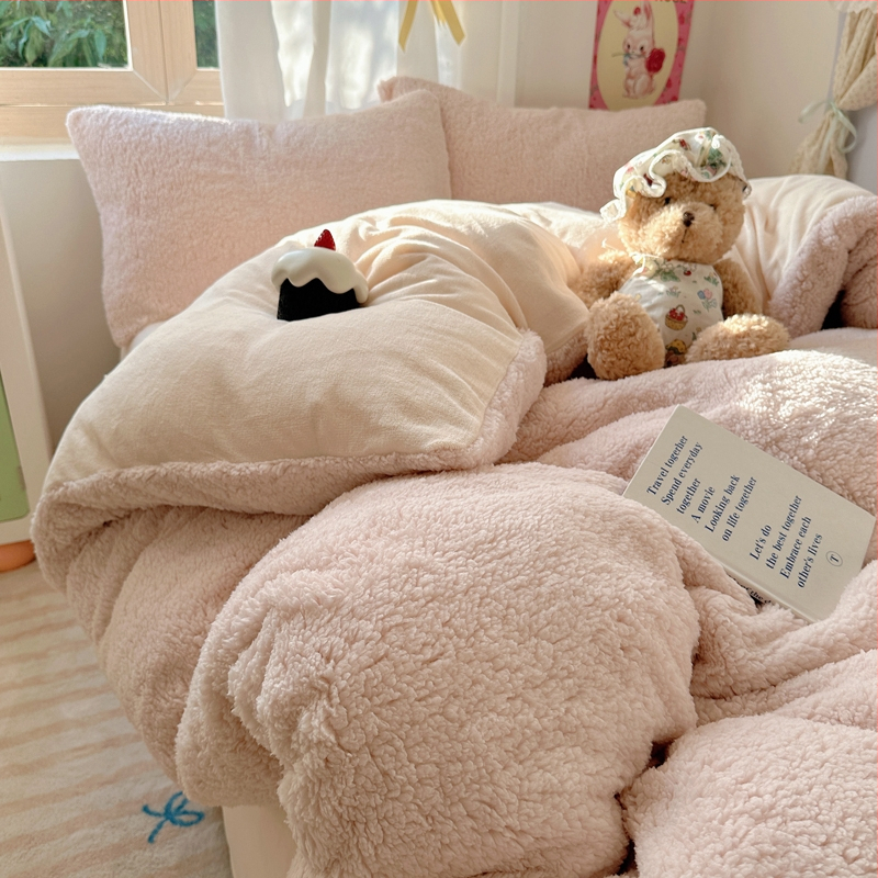 Sherpa ziemas četrdaļīgs gultas veļas komplekts – saglabā siltumu, iekļauj segas pārklāju, palagu un spilvenu vāciņus