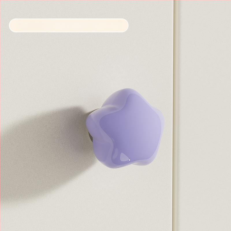 Magnētisks āķis ar piecu zvaigznīšu formu, virtuvei un ledusskapim, PP materiāls, slodze 5–10 kg, viens āķis, mūsdienīgs minimālisms