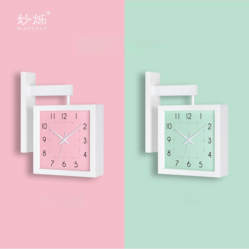 Fali óra, kétoldalas, tömörfa, minimalist dizájn, elemes működés, sima másodperc-mutató