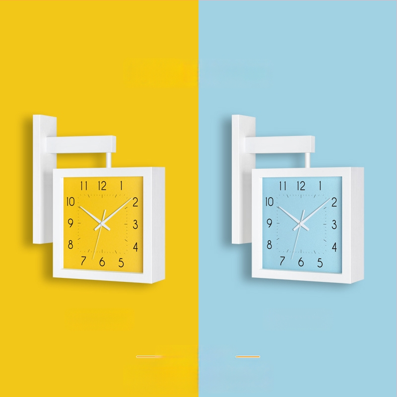 Fali óra, kétoldalas, tömörfa, minimalist dizájn, elemes működés, sima másodperc-mutató