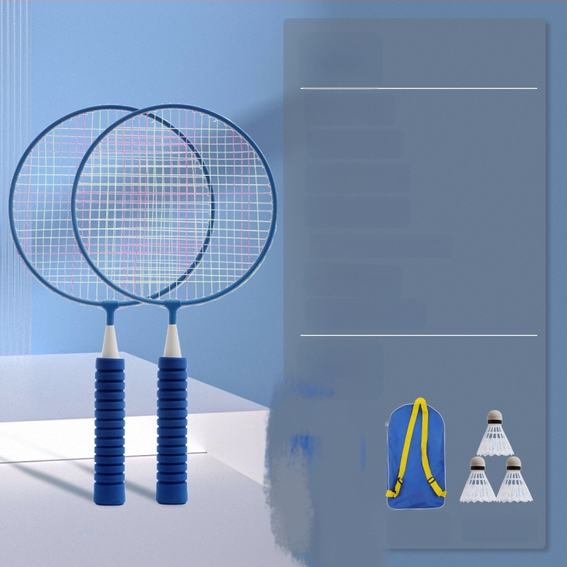 Badmintona rakete - rāmis no dzelzs sakausējuma, neilona stīgas, svars 95–100 g, roktura biezums G1, stieņa cietība ekstra cieta
