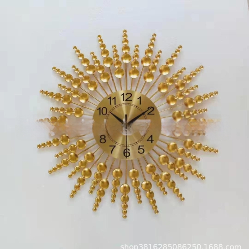 Fali óra fémből, kör alakú, elemmel működő, sweep seconds mozgás, analóg kijelző számokkal