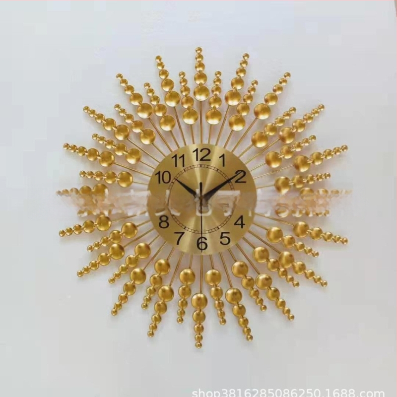 Fali óra fémből, kör alakú, elemmel működő, sweep seconds mozgás, analóg kijelző számokkal