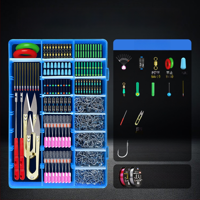 Zvejas piederumu komplekts ar āķiem, zvejas pavediens, atstarpe pērlītes, svina svarus un osmiņu formu gredzenus — viss vienā kastē