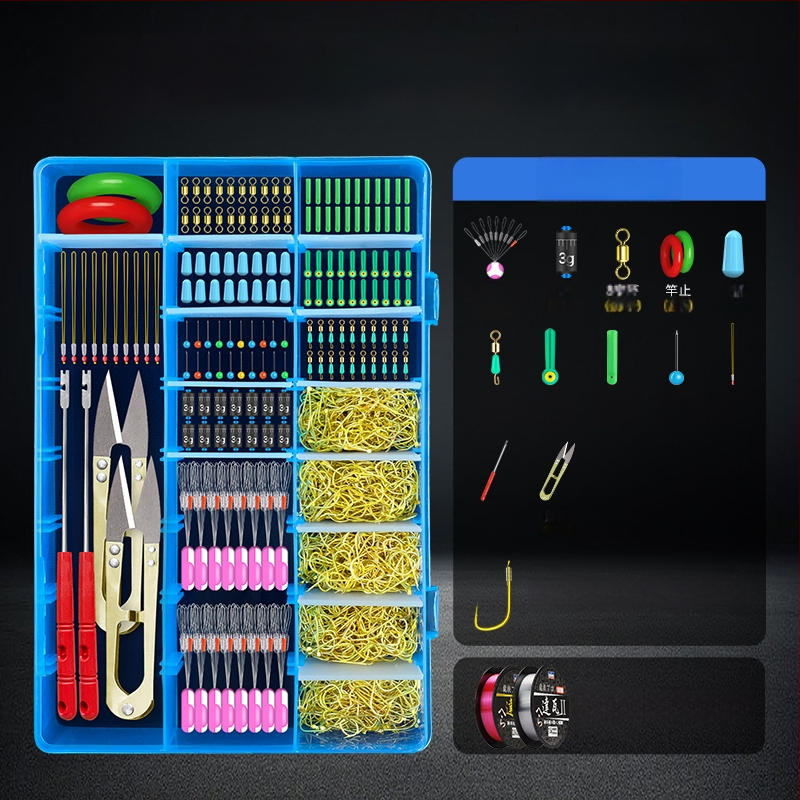 Zvejas piederumu komplekts ar āķiem, zvejas pavediens, atstarpe pērlītes, svina svarus un osmiņu formu gredzenus — viss vienā kastē