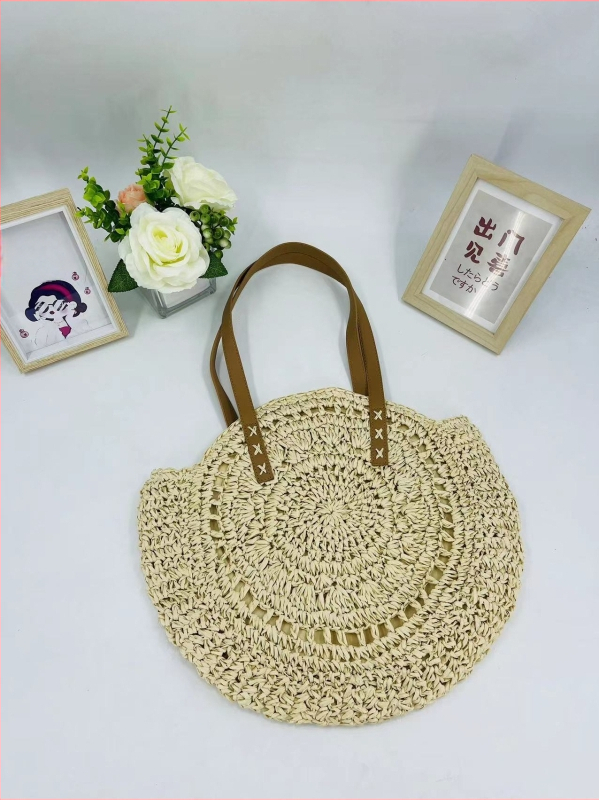 Ümmargune õlekõrrest kootud õla kott – linnalik lihtne stiil, tõmblukk kinnitusega, laminoid sisemus, üks õlarihm, kevad 2025