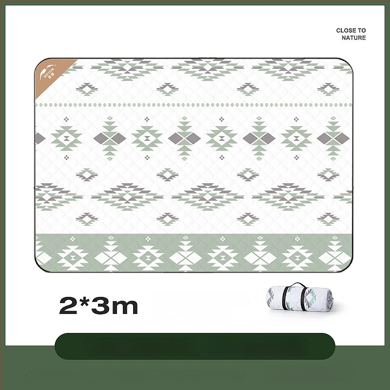 Vanjska debela kamping podloga – protuklizna i vodootporna, sklopiva; materijal: poliester vlakno; pogodno za 4–6 osoba