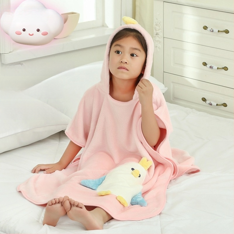 Gilligiri Gyerekeknek kapucnis fürdőlepedő korall flízzel – 200–300 g, 150D fonal, hímzés, varrás, sima szövet