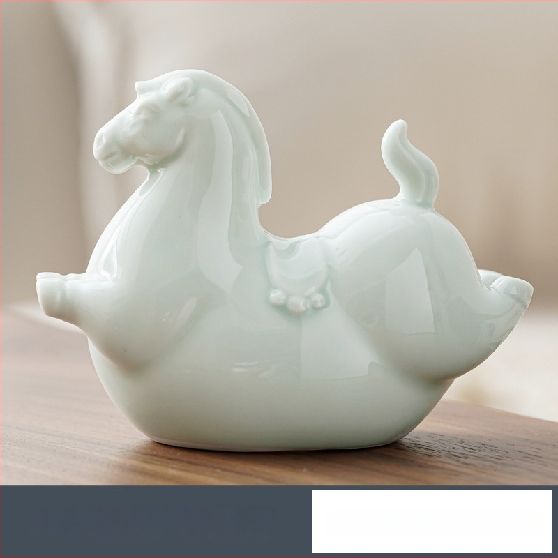 Keramikas virpuļzirgs dekors — radošs ponijs, mūsdienīgs minimālisma stils; Zīmols: Qianmeitang ceramics; Materiāls: keramika; Iepakojums: kartons