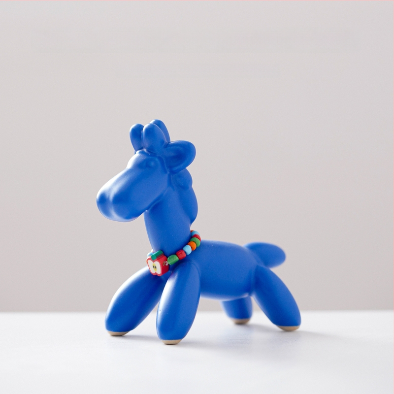 Keramikas virpuļzirgs dekors — radošs ponijs, mūsdienīgs minimālisma stils; Zīmols: Qianmeitang ceramics; Materiāls: keramika; Iepakojums: kartons