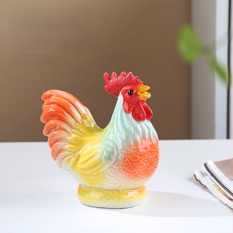 Porcelānas gaiļa figūra Feng Shui – Divpadsmit zodiaka dzīvnieku dekoratīvs priekšmets porcelānā, pastoral stilā piemērots dzīvojamai istabai vai gaiteņam