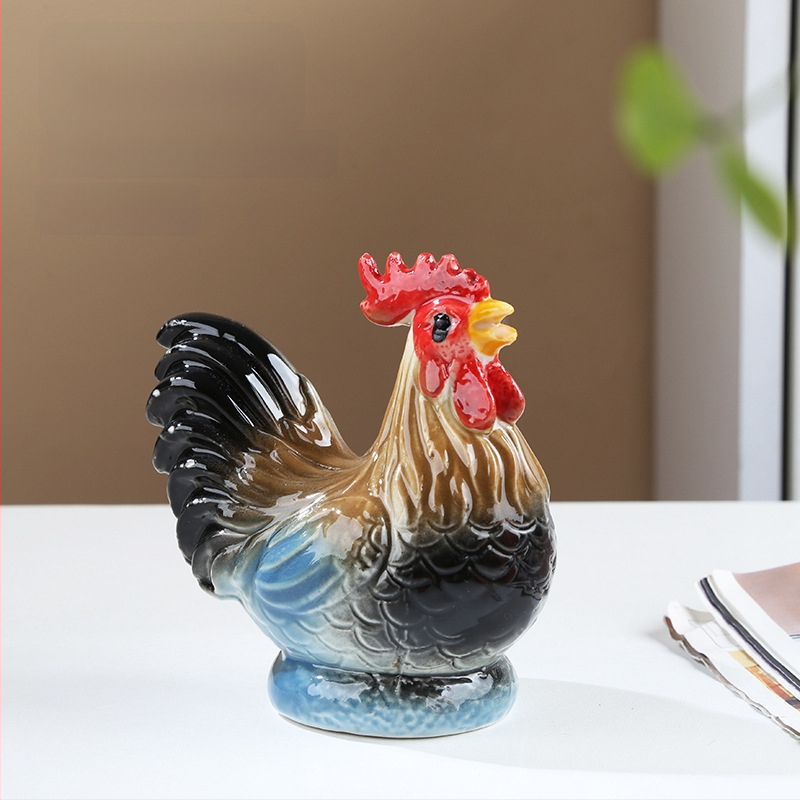 Porcelānas gaiļa figūra Feng Shui – Divpadsmit zodiaka dzīvnieku dekoratīvs priekšmets porcelānā, pastoral stilā piemērots dzīvojamai istabai vai gaiteņam