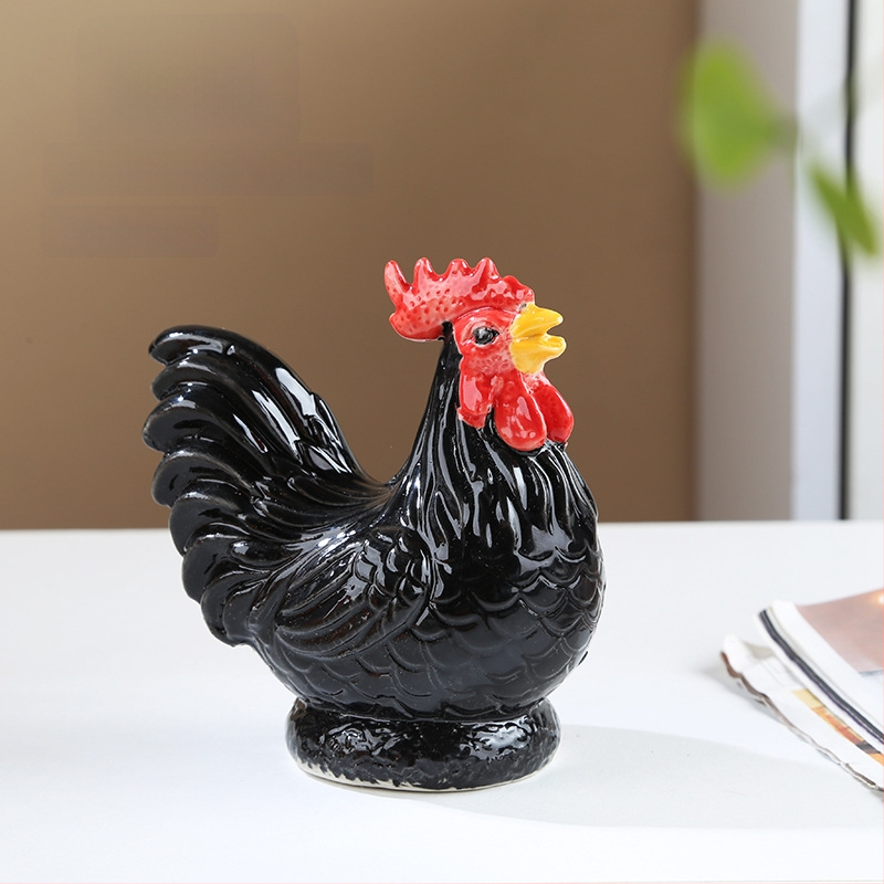 Porcelānas gaiļa figūra Feng Shui – Divpadsmit zodiaka dzīvnieku dekoratīvs priekšmets porcelānā, pastoral stilā piemērots dzīvojamai istabai vai gaiteņam