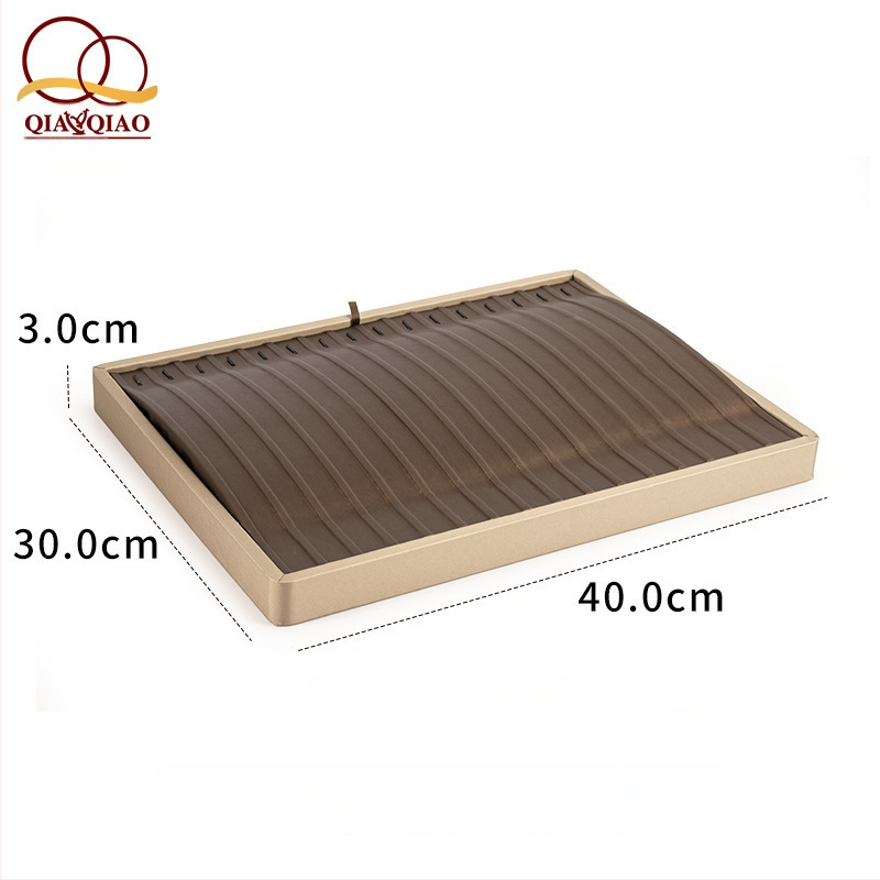 Rotaslietu displeja kārba ar pērļu kaklarotas trauku, pērļu fotodisplejs, bez privātas zīmola, mākslas stils, 2023. gada pavasaris