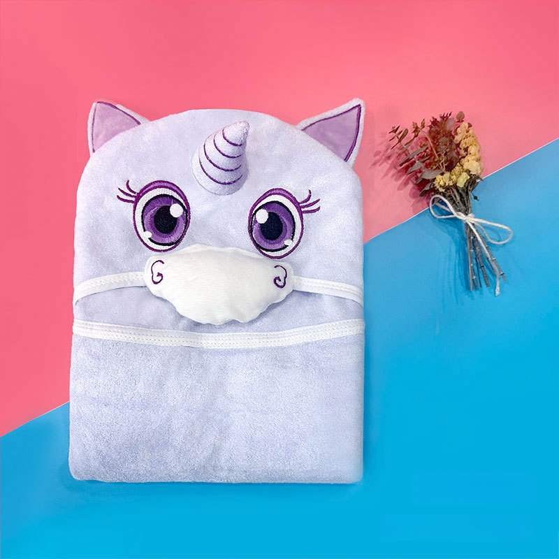 Kapucnis babafürdető törölköző bambuszrostból, 500GSM, testreszabható hímzéssel, rajzfilm mintával, 0–6 éveseknek