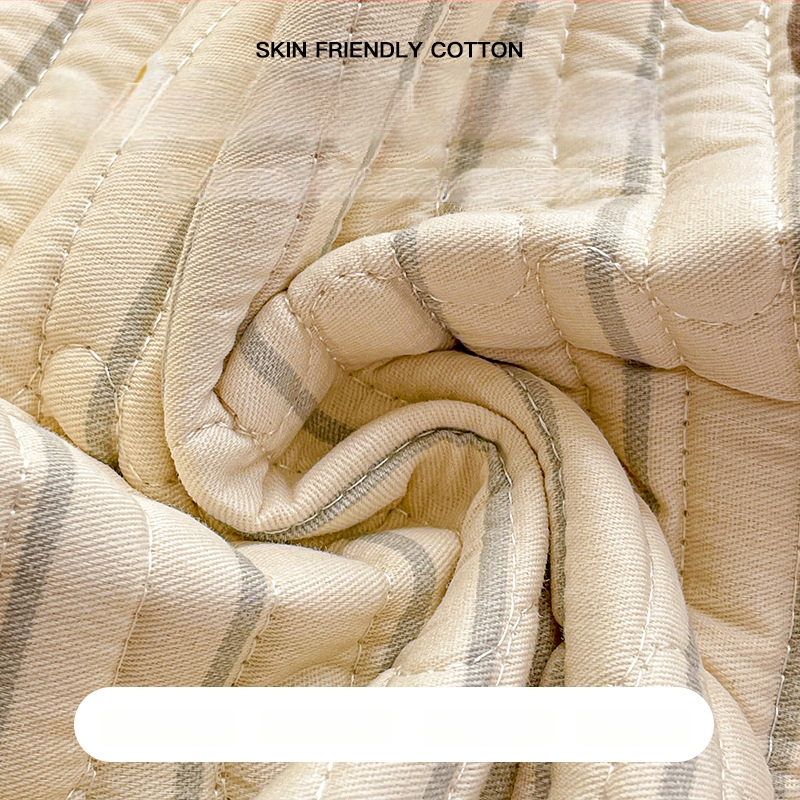 Kokvilnas spilvendrāna ar kvilētu šuvumu, vairāk nekā 95% kokvilnas, 40s audums, reaktīvā krāsošana