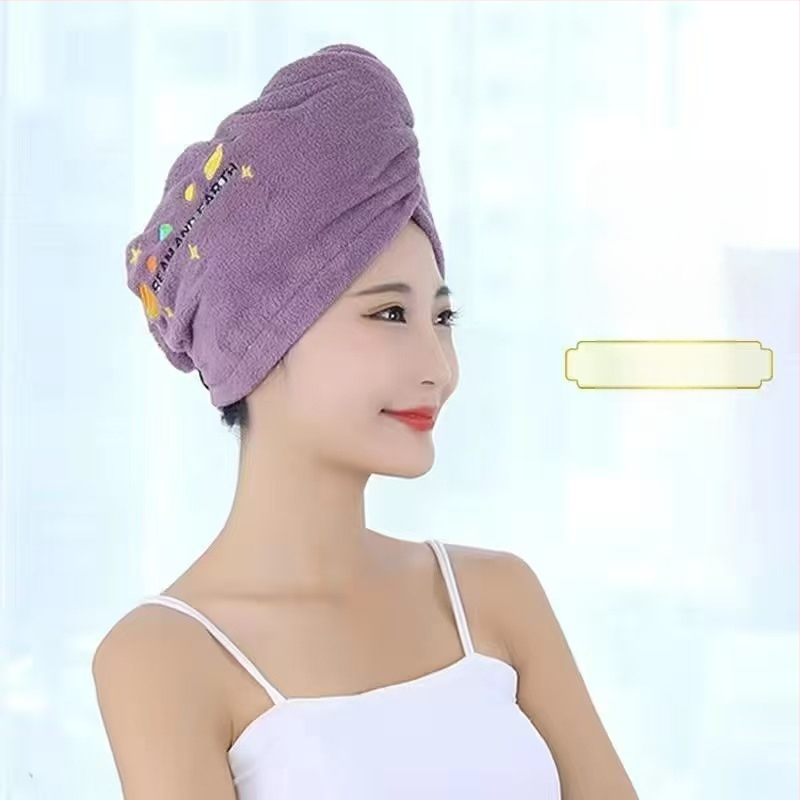 Korāla flīša izšūta dušas cepure matu žāvešanai sievietēm; svars 80–99 g; 21 diegs; šūta