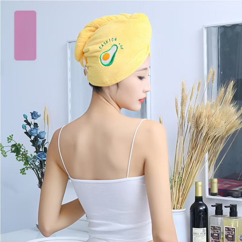 Korāla flīša izšūta dušas cepure matu žāvešanai sievietēm; svars 80–99 g; 21 diegs; šūta