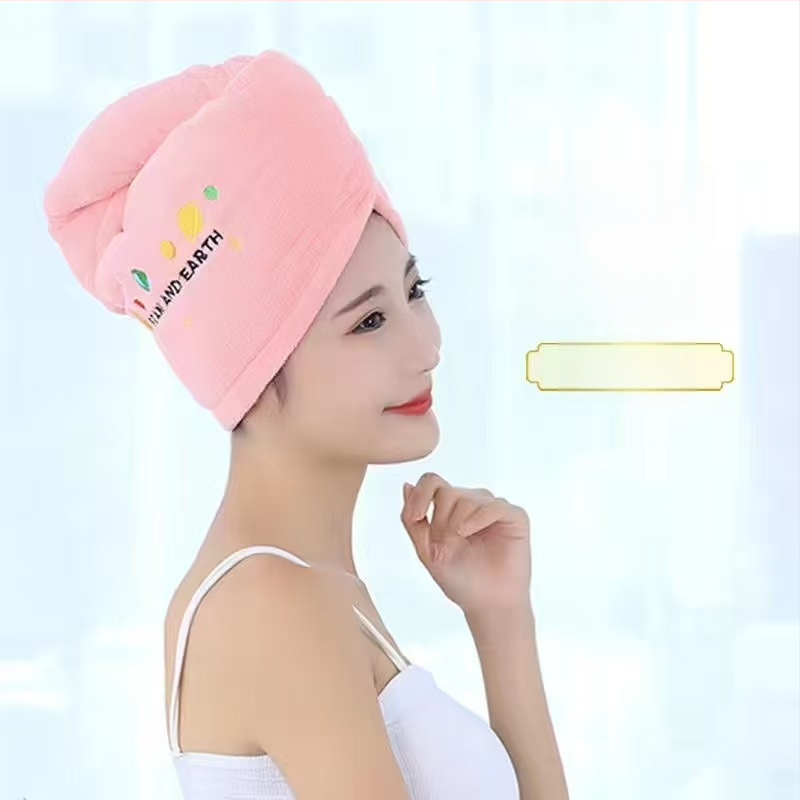 Korāla flīša izšūta dušas cepure matu žāvešanai sievietēm; svars 80–99 g; 21 diegs; šūta