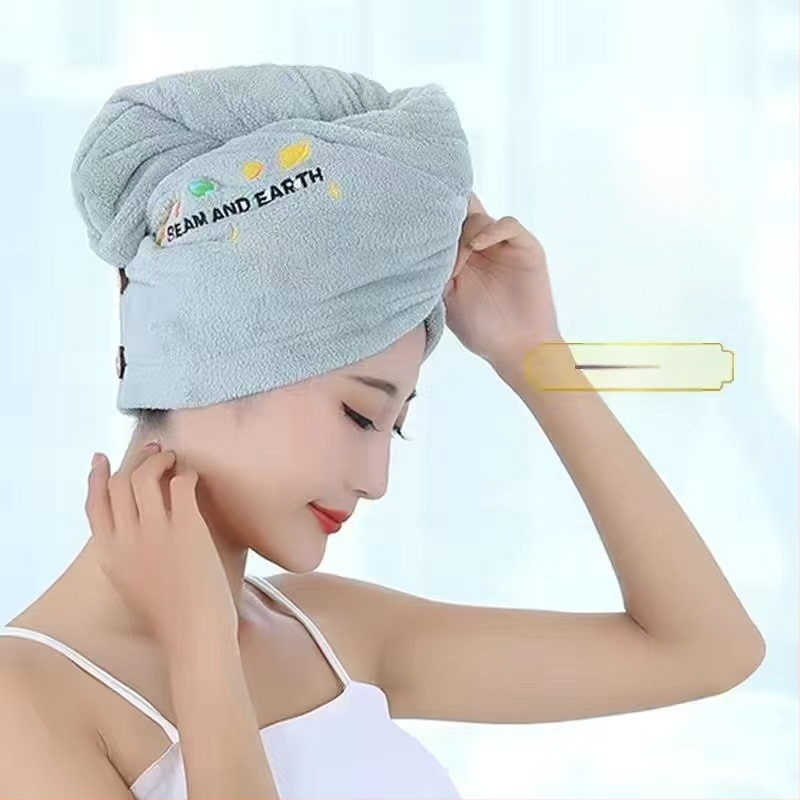 Korāla flīša izšūta dušas cepure matu žāvešanai sievietēm; svars 80–99 g; 21 diegs; šūta