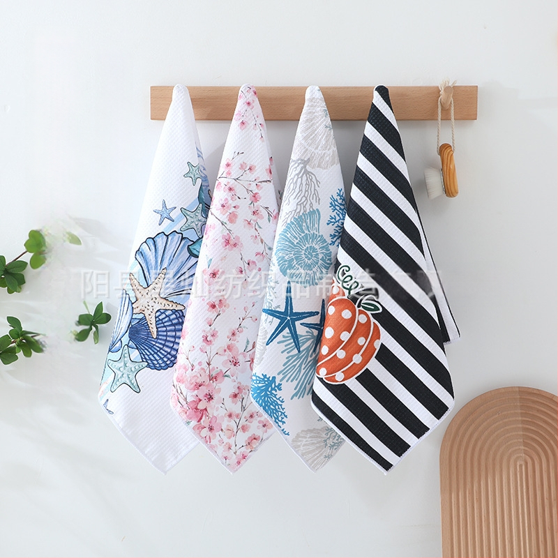 Nyomtatott konyhai törölköző – mikroszálas, 300gsm, 5–10 másodperces nedvszívó képesség, sima szövés