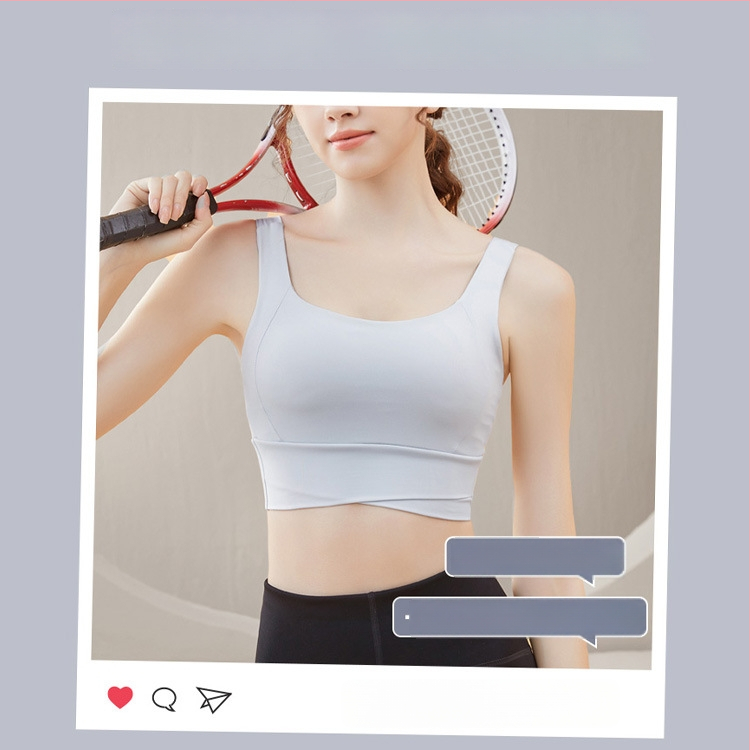 Jogas sporta krūšturis ar iekšējo paliktni krūtīm, fiksētas dubultas siksnas, pilns kauss ar plānu veidotu iekšējo pildījumu, neilona audums, elpojoša muguras atbalsta