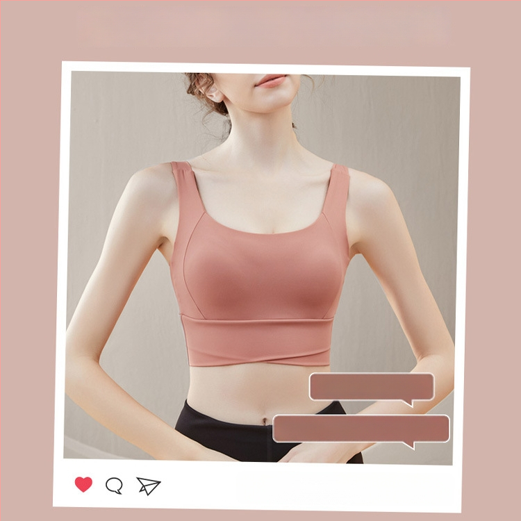 Jogas sporta krūšturis ar iekšējo paliktni krūtīm, fiksētas dubultas siksnas, pilns kauss ar plānu veidotu iekšējo pildījumu, neilona audums, elpojoša muguras atbalsta