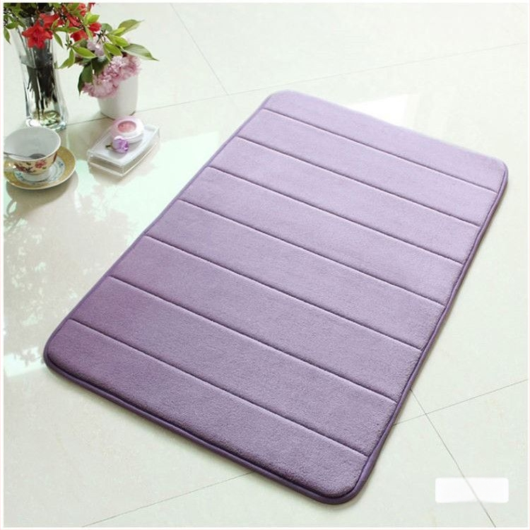 Vannas istabas paklājiņš no pūkaina auduma ar pretslīdēšanas virsmu, absorbējošs un mazgājams, taisnstūra formā, piemērots guļamistabai, vannas istabai un virtuvei