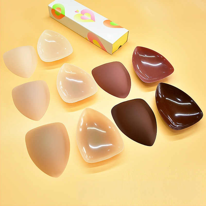 Trīsstūrveida silikona krūšu plāksteri - nepamanāmi, plāni, spīdīgi, pašlīmējoši