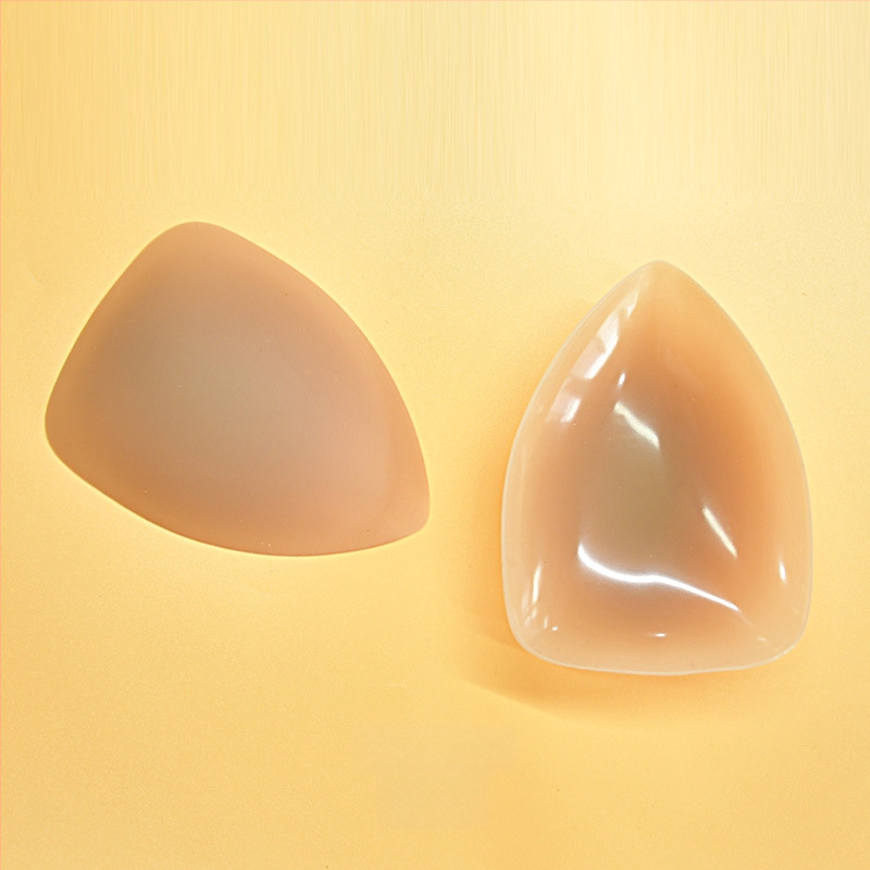 Trīsstūrveida silikona krūšu plāksteri - nepamanāmi, plāni, spīdīgi, pašlīmējoši