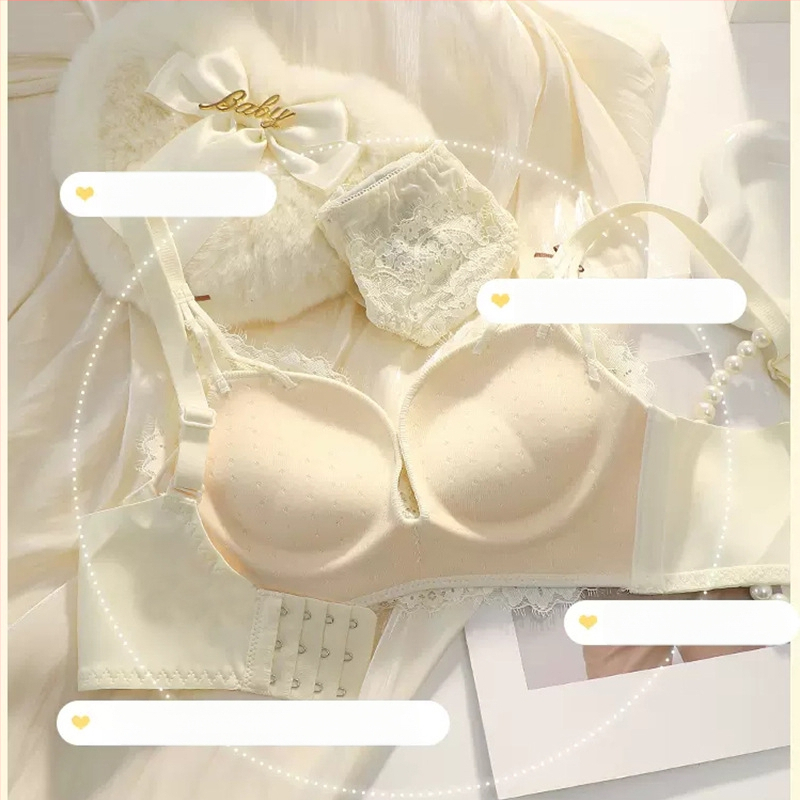 Nailona bezvadu krūštis mazām krūtīm – 3/4 kauss, biezas veidotas kupas, regulējams, augšējā atbalsts, aizmugurē četrrindu aizdare, fiksētas dubultās siksnas