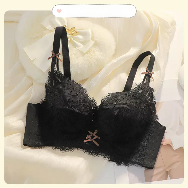 Nailona bezvadu krūštis mazām krūtīm – 3/4 kauss, biezas veidotas kupas, regulējams, augšējā atbalsts, aizmugurē četrrindu aizdare, fiksētas dubultās siksnas