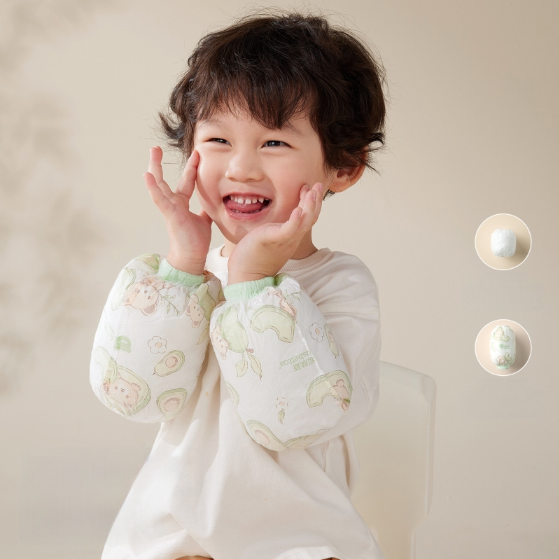 Bērnu vienreizējās roku aizsargi — ūdensnecaurlaidīgi, pret netīrumiem, eļļas izturīgi; karikatūra; Beites; materiāli: neaudums, PE plēve, spandex; vecuma grupa: līdz 1 gadam; sezona: ziema, pavasaris, rudens