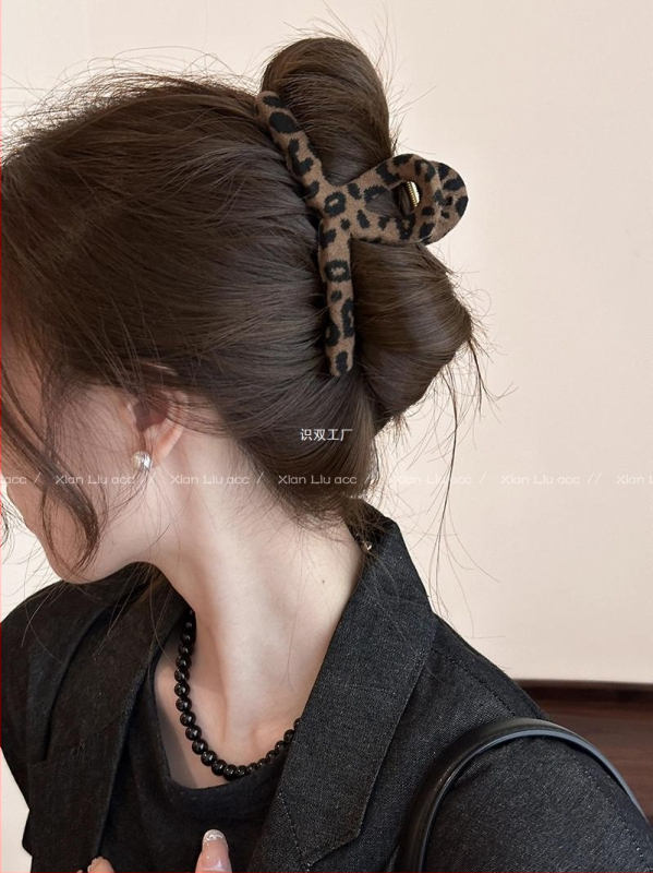 Juukseklips leopardi mustriga - Xianliu - Lastele - Kevad 2025