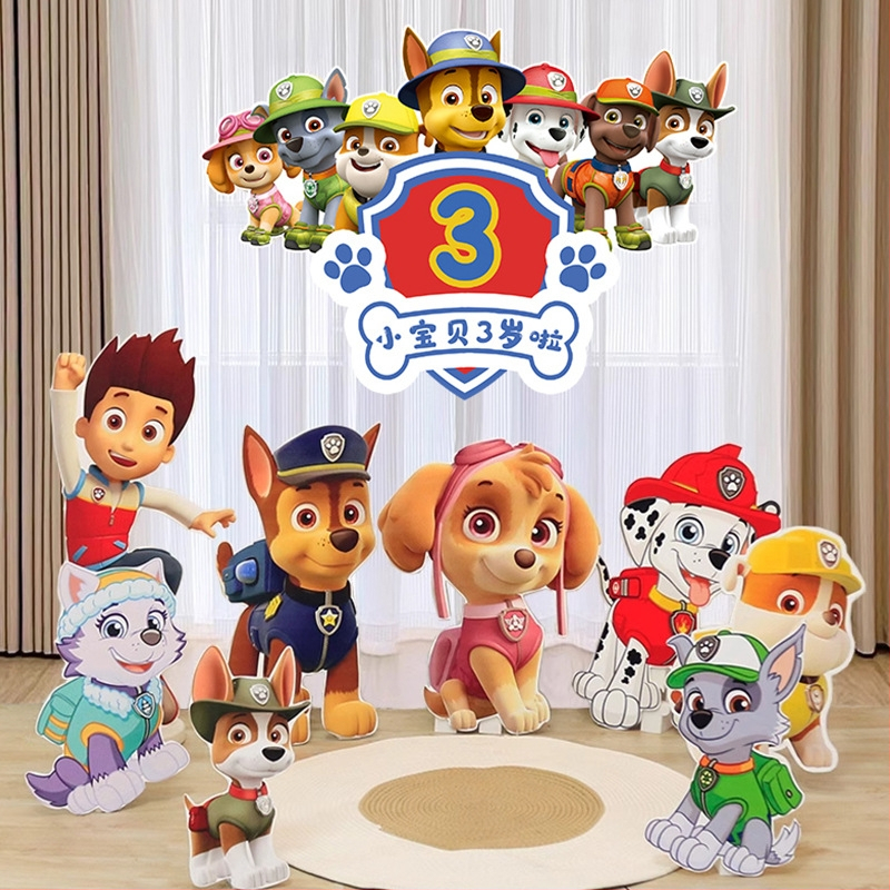 Dzimšanas dienas skatuves dekoru komplekts ar KT paneļu fonu un baloniem — papīrs, krītošie baloni, astes bumbas formas baloni