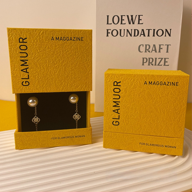 Ādas rotaslietu izstādes kārba ar vilkšanas atvilktiņu - āda, karstā iespiešana, moderns stils