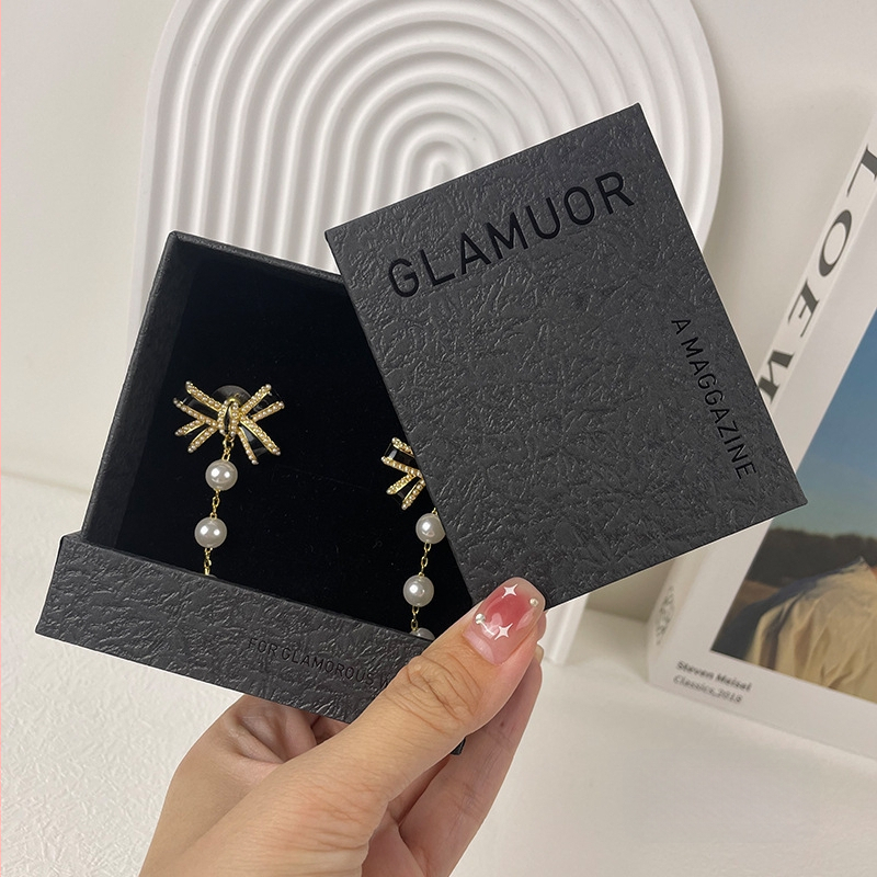 Ādas rotaslietu izstādes kārba ar vilkšanas atvilktiņu - āda, karstā iespiešana, moderns stils