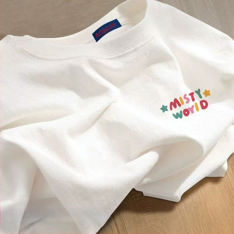 Sieviešu kokvilnas T-krekls ar apaļu kakla izgriezumu, īsiem piedurknēm, brīvā piegriezuma, ar teksta druku