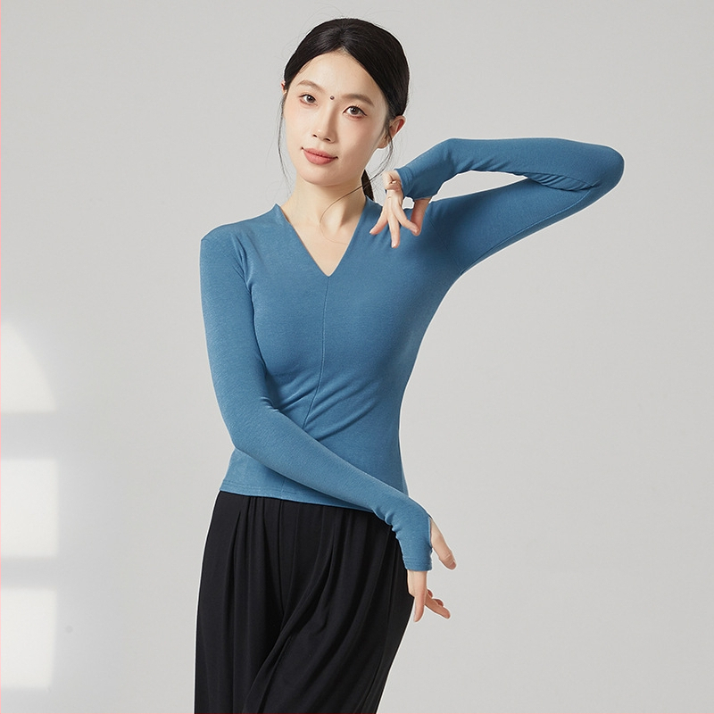 Sieviešu garajām piedurknēm V kakla deju bodijs – vilnas flisa audums, 31,5% akrila, oderē vilnas flisa, piemērots skatuvei, latīņu un tautas dejām