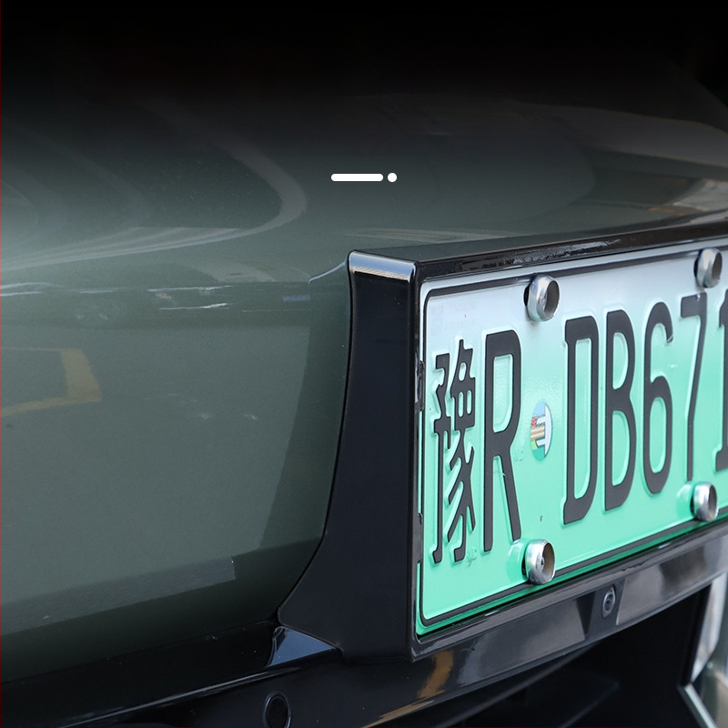 Numbrimärgiraam - täis serva disain, ühilduv SU7/YU7-ga, mõeldud uue energiaga sõidukitele, plastikust