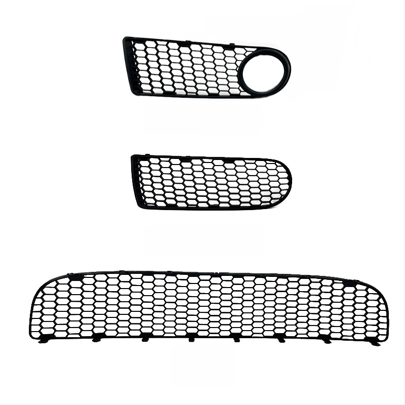 Priekšējā miglas luktura rāmis Beetle 06-10 ar apakšējo restīti un reflektora plāksni (PP, 12V)