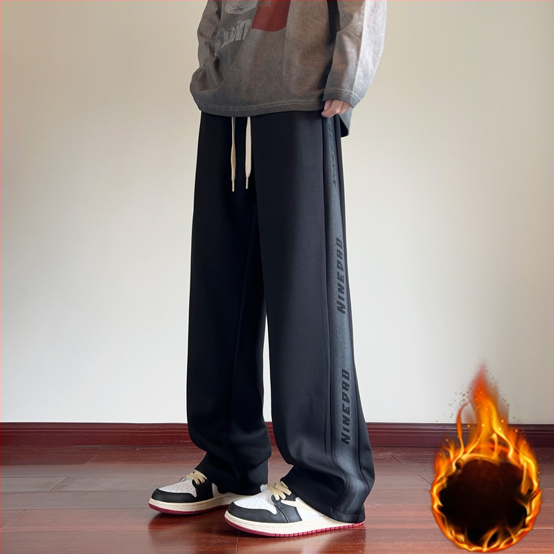 Pusaudžu sporta ikdienas bikses, brīvs piegriezums, vidukļa vidējais līmenis, šņorēta aizdare, kokvilnas audums