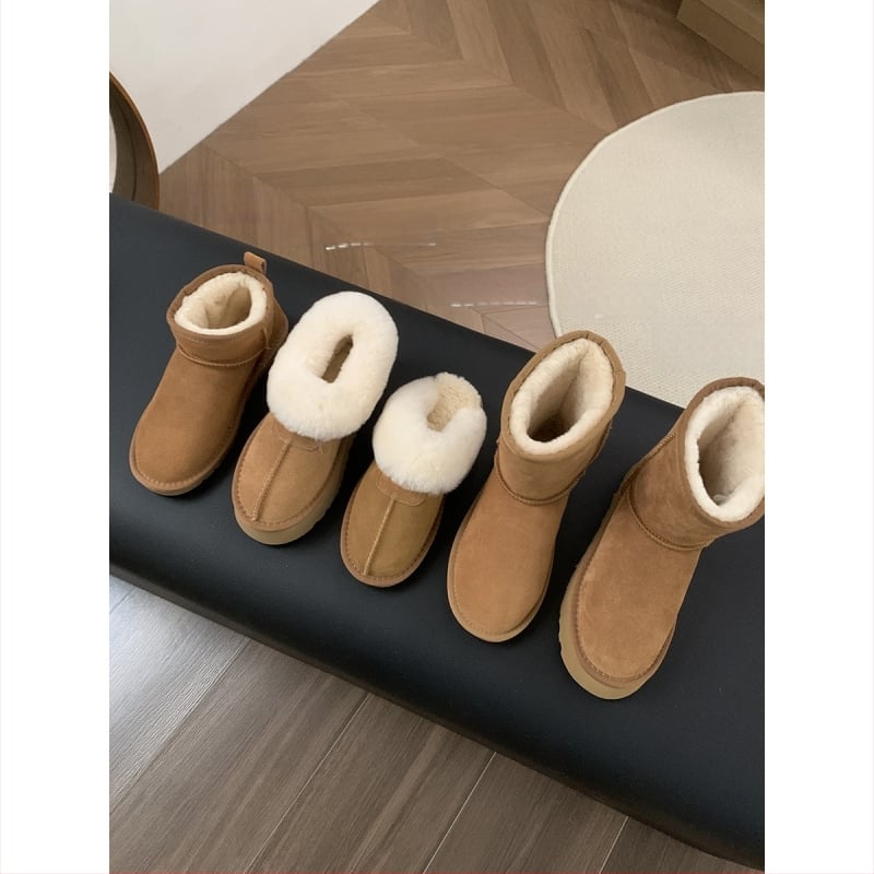 Moterų vilninių sniego batų su tikra kailio įdėklu; stora padą; išorė: karvių nubuko oda; vidus: vilna ir kašmyras; vidpadis: avies kailis; aukštis: žemas (Išorė: nubukas; Vidus: vilna+kašmyras; Vidpadis: avies kailis)