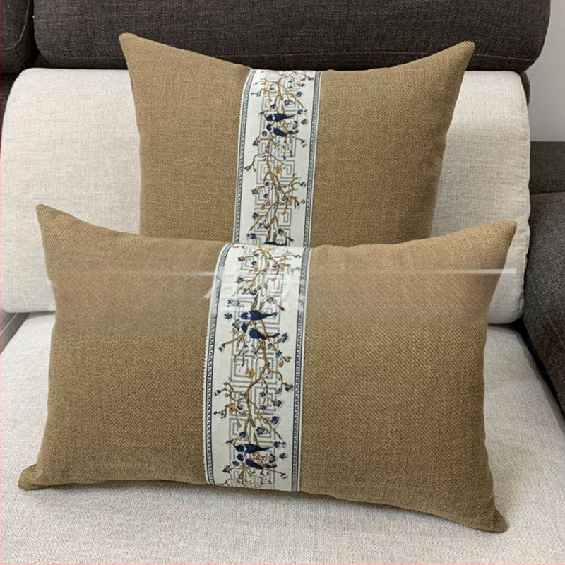 Muguras atbalsta spilvens ar lina pārklājumu, jauns ķīniešu stils; pārvalks: poliesters; pildījums: PP kokvilna; pletēšana: salikšana; raksts: vienkrāsains/ ziedu; pielāgošana pieejama