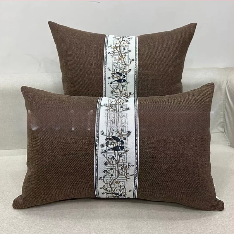 Muguras atbalsta spilvens ar lina pārklājumu, jauns ķīniešu stils; pārvalks: poliesters; pildījums: PP kokvilna; pletēšana: salikšana; raksts: vienkrāsains/ ziedu; pielāgošana pieejama