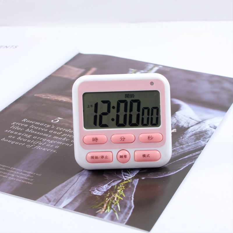 Automobilio formos stalinis laikmatis vaikams su žadintuvu — analoginis ekranas (rodyklė + skaičiai), maitinimas: sausa baterija, korpusas: ABS