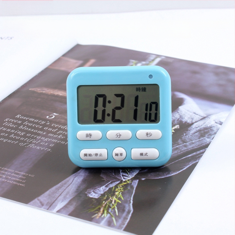 Automobilio formos stalinis laikmatis vaikams su žadintuvu — analoginis ekranas (rodyklė + skaičiai), maitinimas: sausa baterija, korpusas: ABS